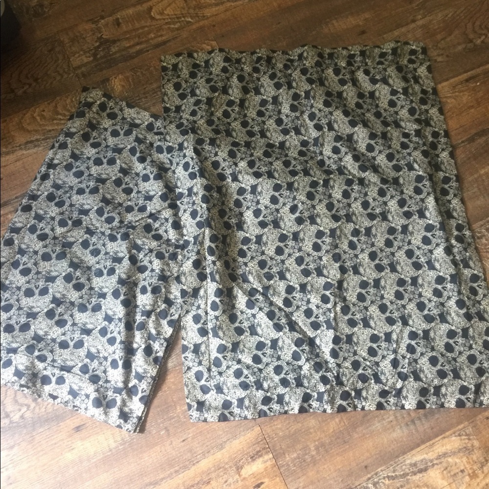 2 skull standard size shams‎